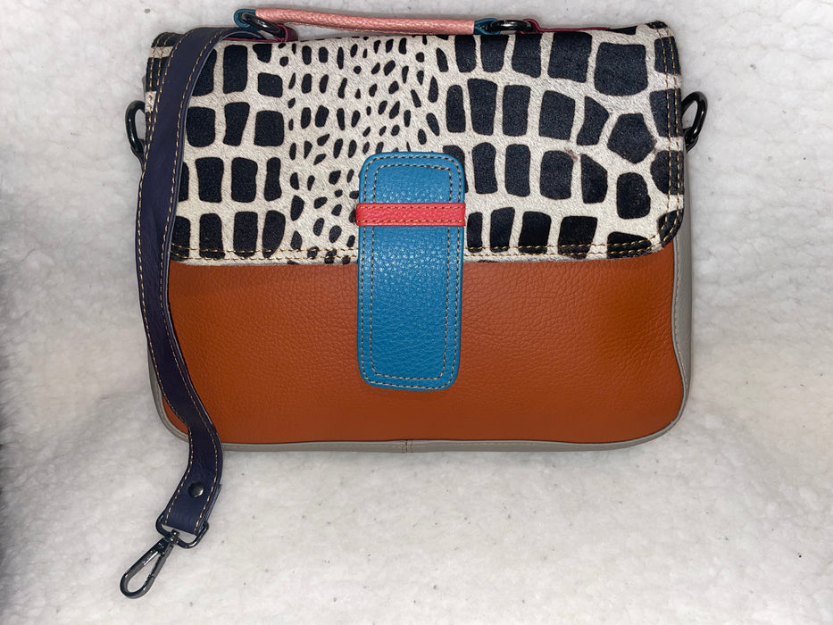 Handcrafted, Recycled Leather & Hide Bags.